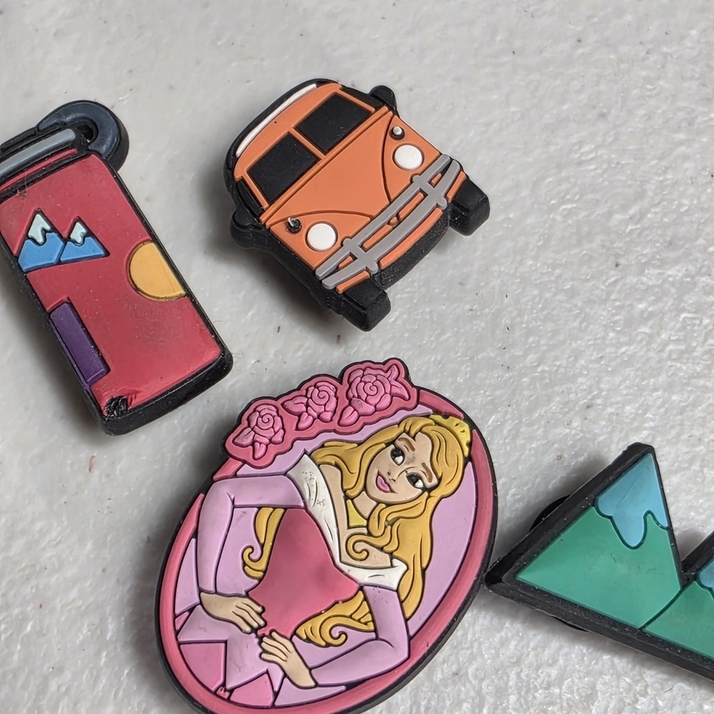 Set of Colorful Enamel Pins Crocs - Picture 2 of 4